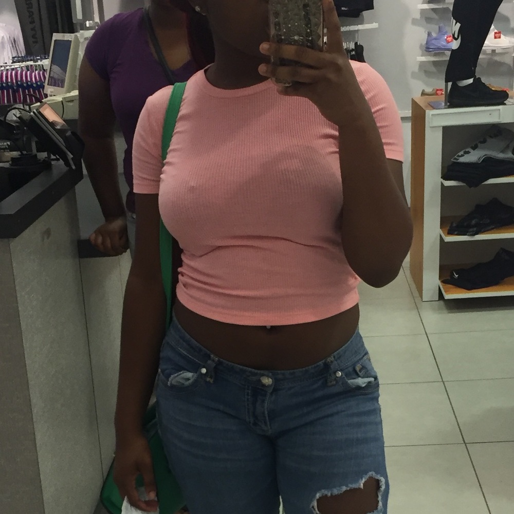 ❣️Pink Crop Top❣️ - Picture 4 of 4